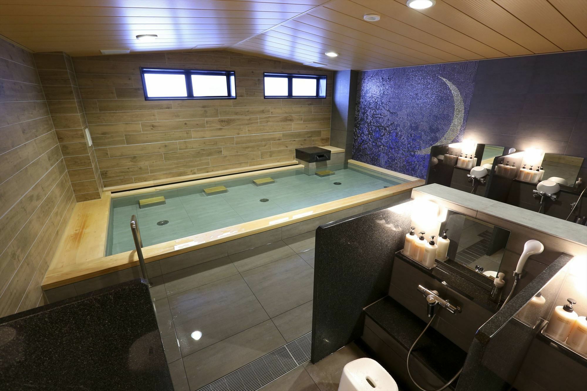 Almont Hotel Сендай Екстериор снимка